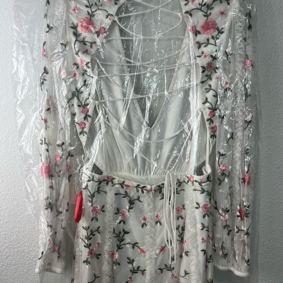 Mac Duggal White Floral Embroidered Long Sleeve Gown White Size-10 - Picture 9 of 9